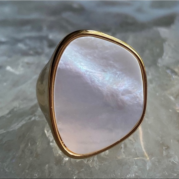 Estrella & Luna Jewelry - 🆕 New Mother Of Pearl Ring Size 7